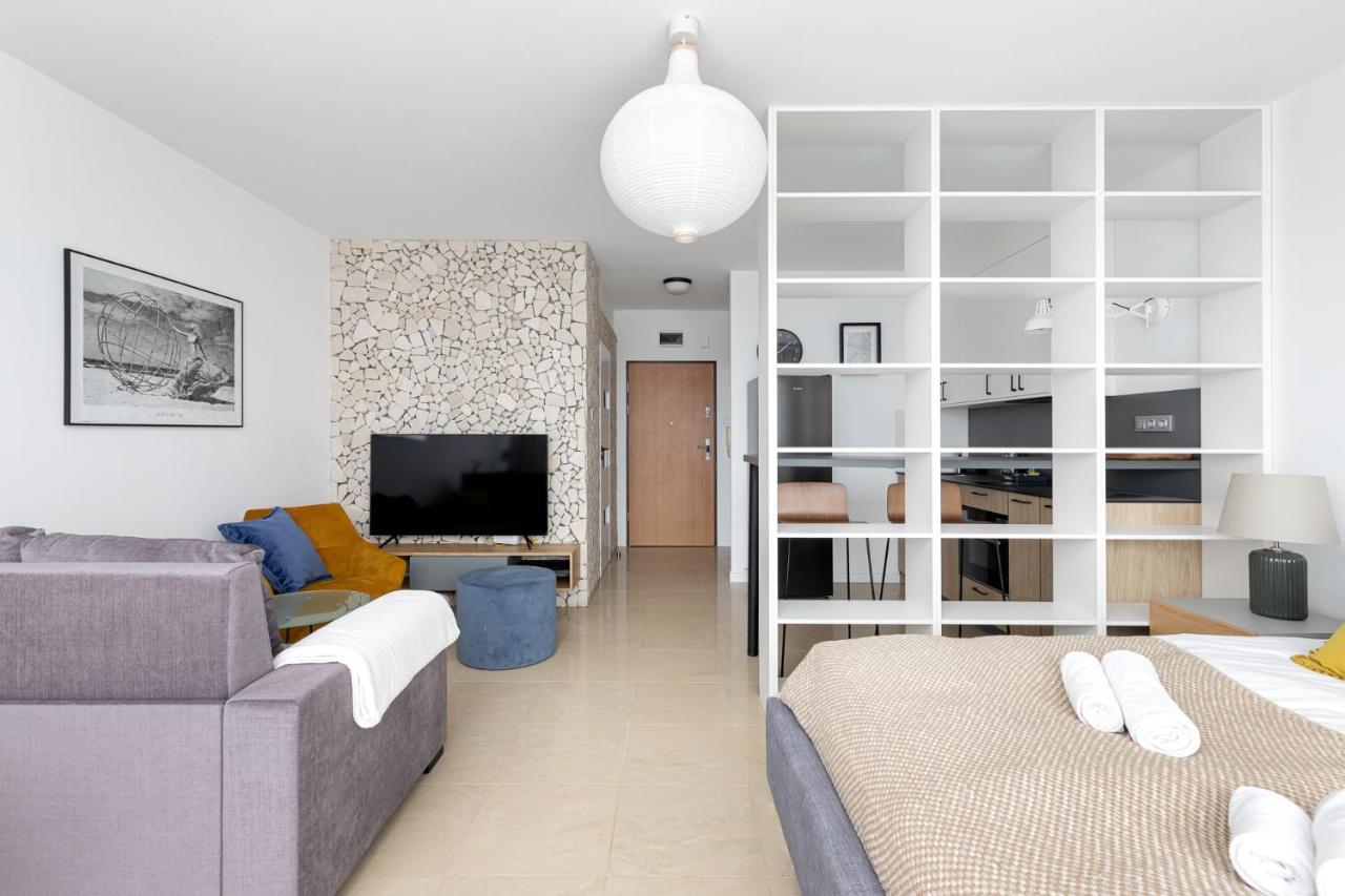 Sierpinskiego 1A - Studio With Balcony & Desk - Remote Work By Noclegi Renters Warsaw Ngoại thất bức ảnh