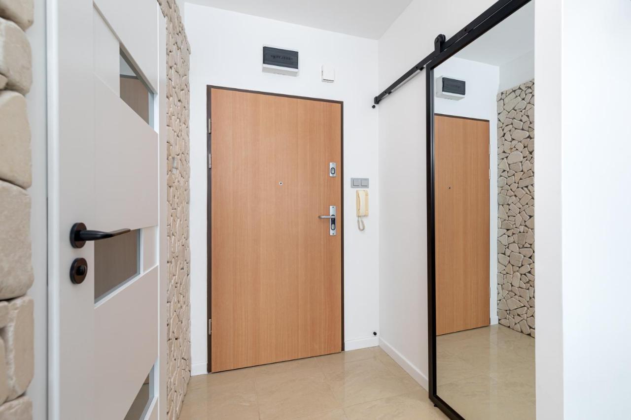 Sierpinskiego 1A - Studio With Balcony & Desk - Remote Work By Noclegi Renters Warsaw Ngoại thất bức ảnh